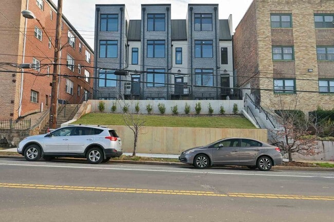 Building Photo - 2641 4th St NE