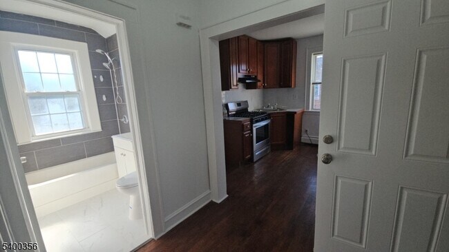 Building Photo - 264 Pomona Ave