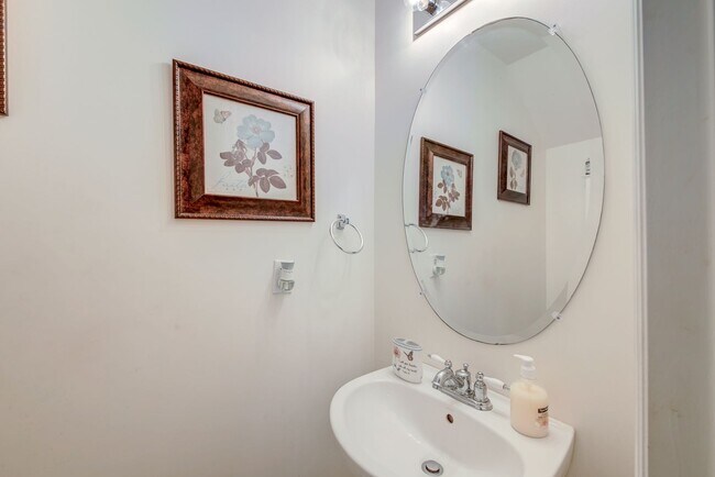 Building Photo - Easy Access to Everything North Charleston Has to Offer