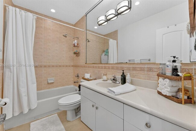 Building Photo - 9000 SW 40th Terrace