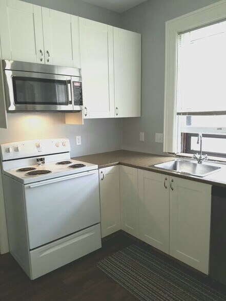 Building Photo - 318 Marston Ave