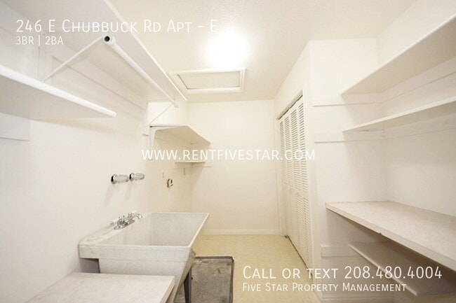 Building Photo - 246 E Chubbuck Rd