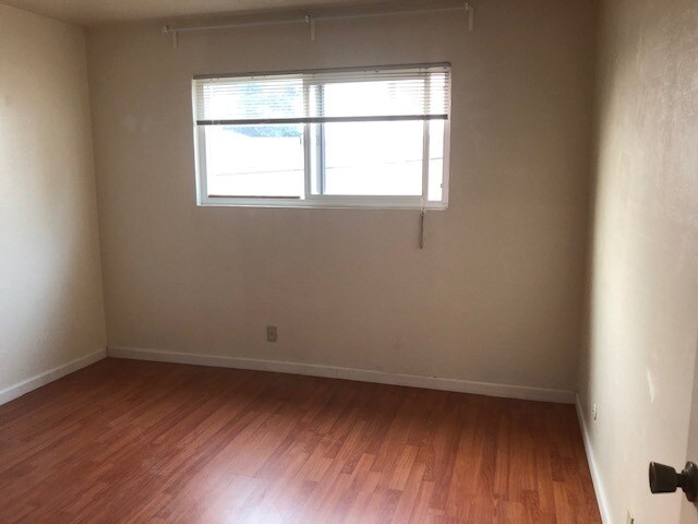 Building Photo - 1110 Stannage Ave