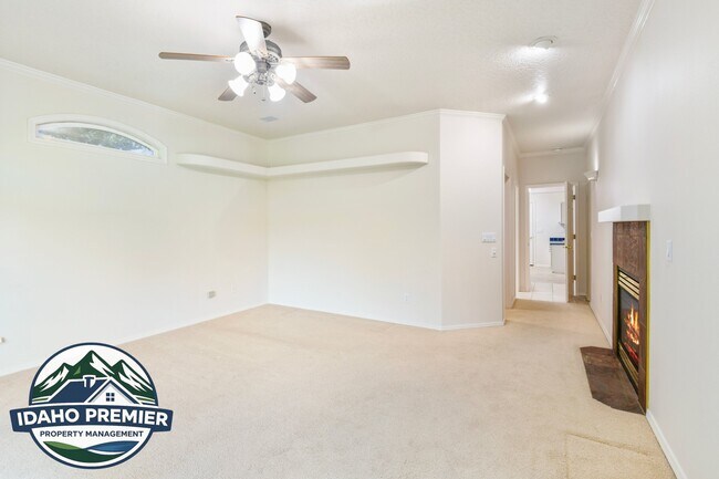 Building Photo - 418 E Trailside Dr