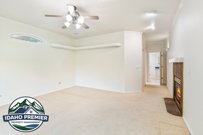 Building Photo - 481 E Trailside Dr