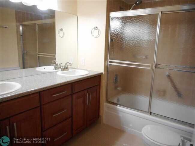 Building Photo - 3150 W Rolling Hills Cir