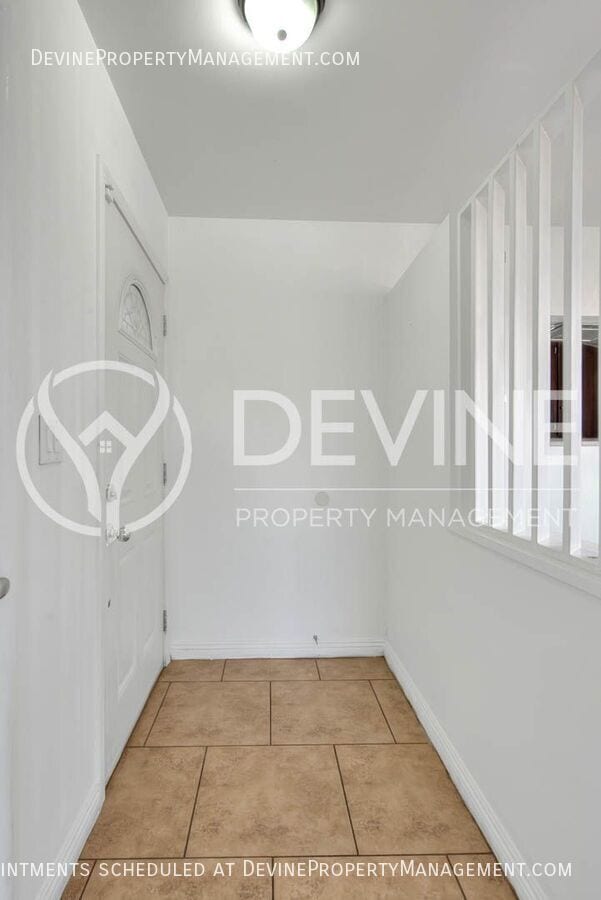 Building Photo - 15044 Redondo Dr