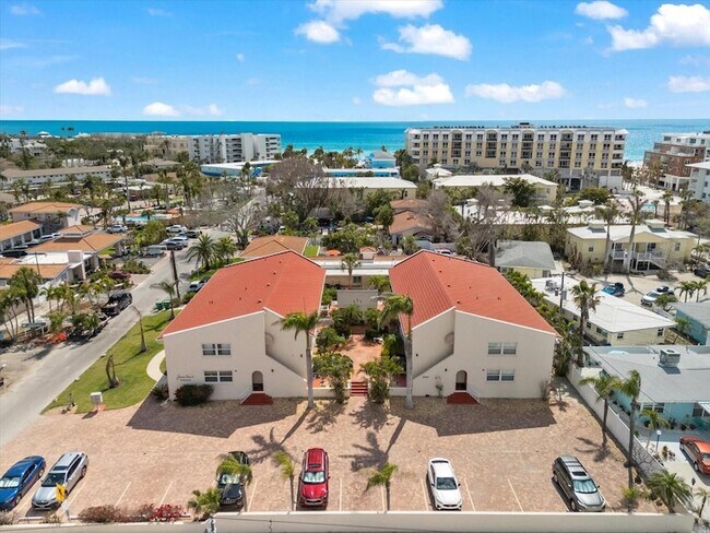 Building Photo - 6708 Sarasea Cir