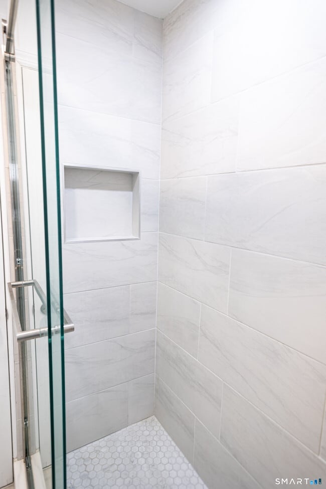 Building Photo - 51 View St W