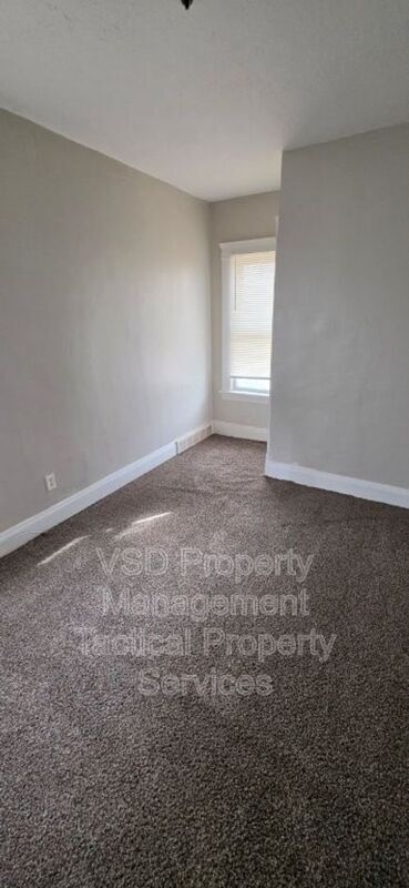 Building Photo - 12819 Edmonton Ave