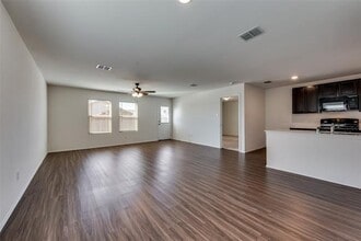 Building Photo - 305 Falling Star Dr