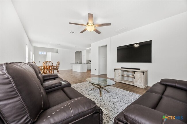 Building Photo - 141 Rowdy Yates Wy