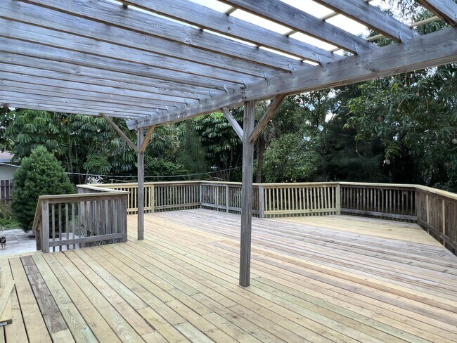 Building Photo - 2545 Conroy Dr