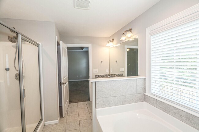 Building Photo - 987 Glenhaven Dr