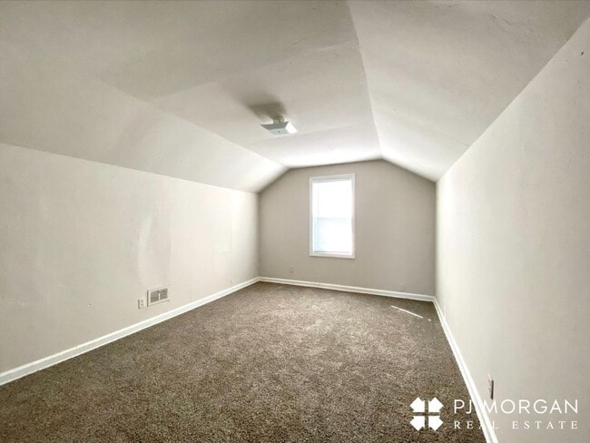 Building Photo - 4 Bedroom, 2 Bathroom House For Lease - $500 Off First Full Months Rent