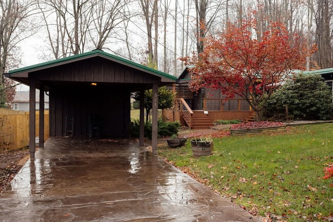 Building Photo - 521 Baywood Dr