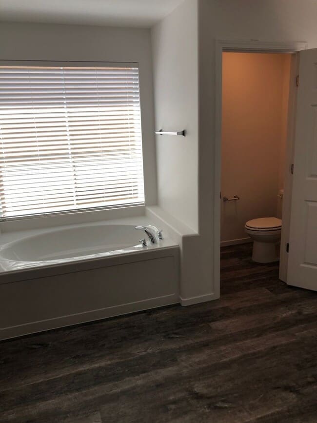 Building Photo - $2395.00 - NEW FLOORING UPSTAIRS - STAINLE...