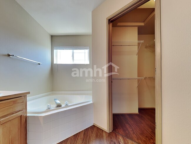 Building Photo - 7815 205th St E