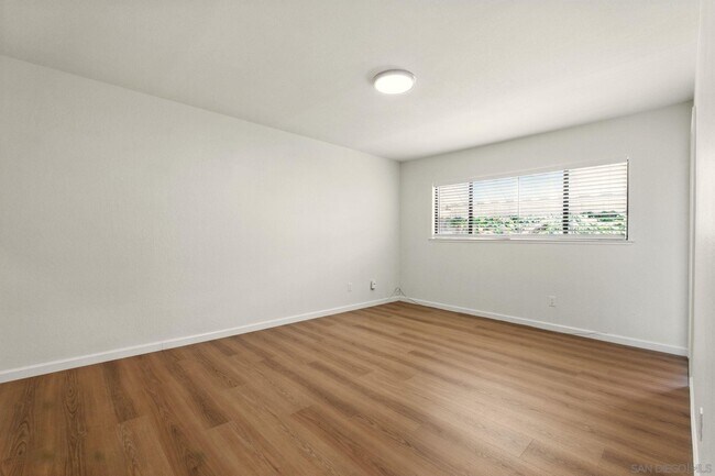 Building Photo - 1312 Shaddick Dr