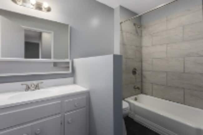 Building Photo - 401 W 87 Pl