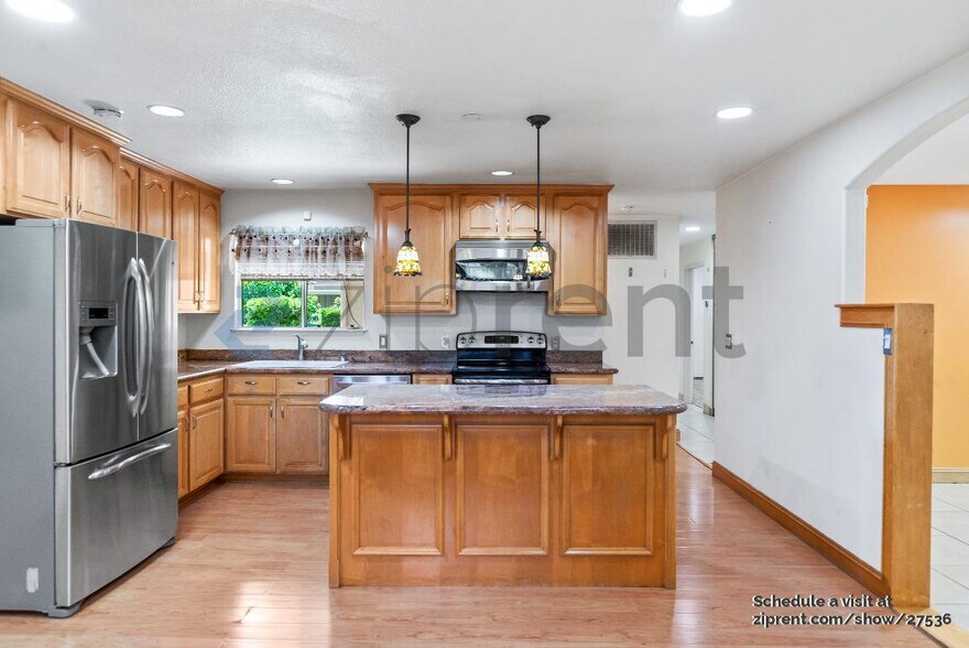Building Photo - 1675 Kingman Ave