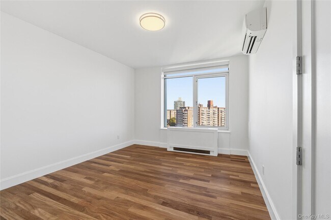 Building Photo - 3220 Arlington Ave