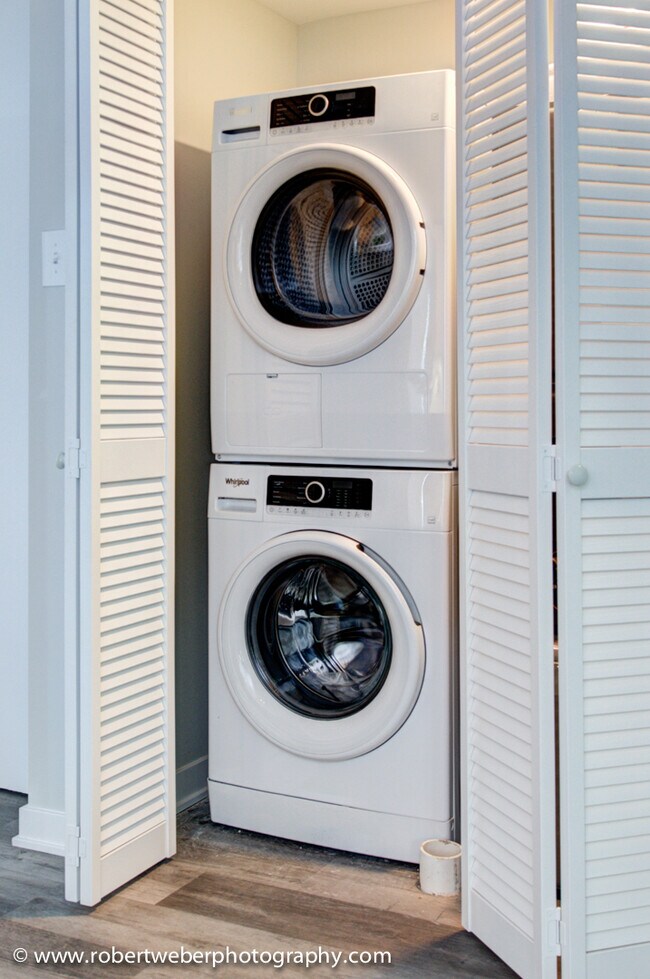 Building Photo - 505 W Euclid Ave