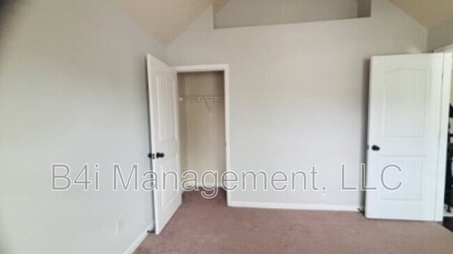 Building Photo - 3025 Bridgehaven Ct