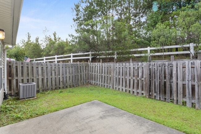 Building Photo - Renovated Patio Home