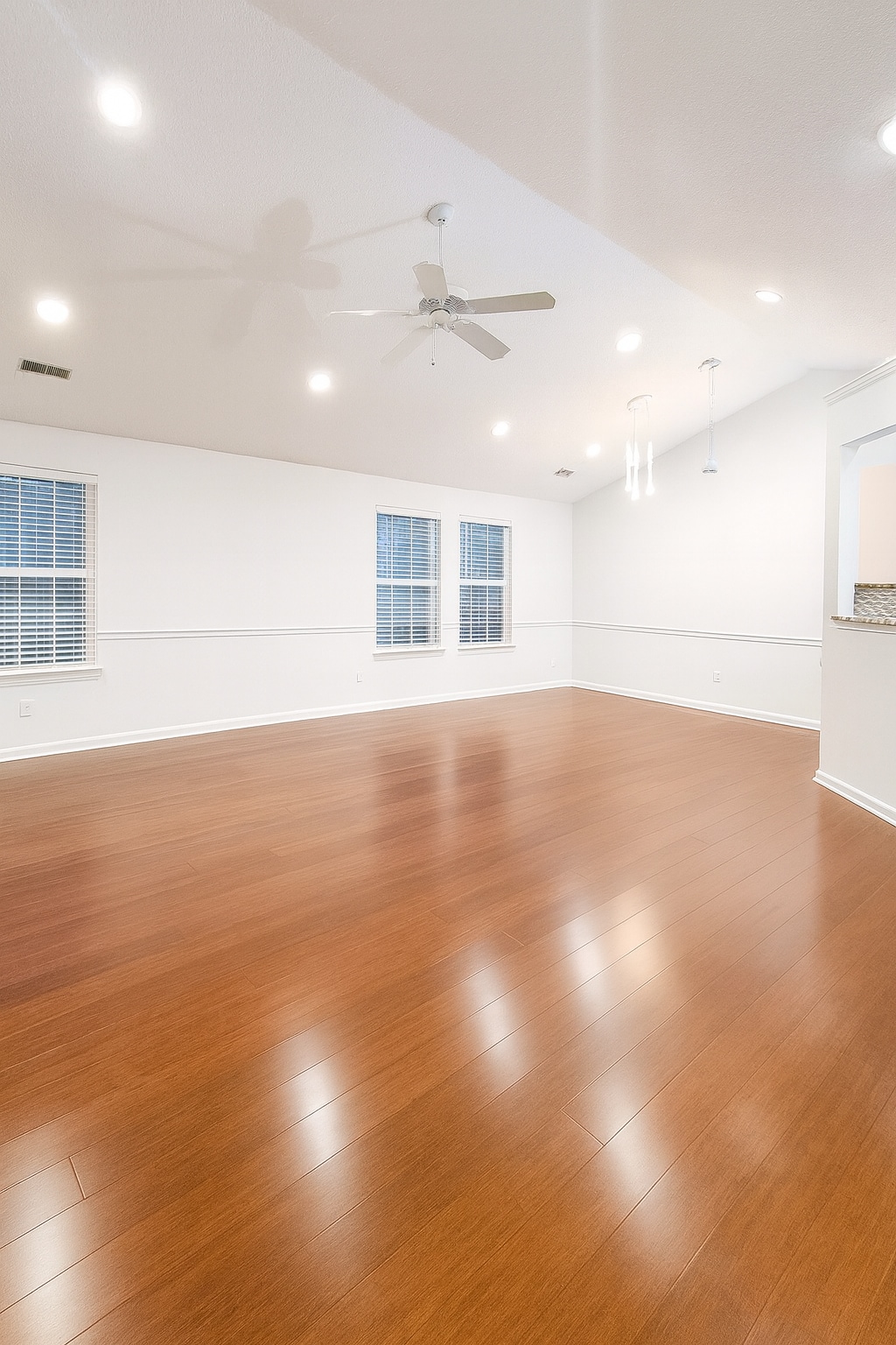 Building Photo - 6 Valley Glen Ct