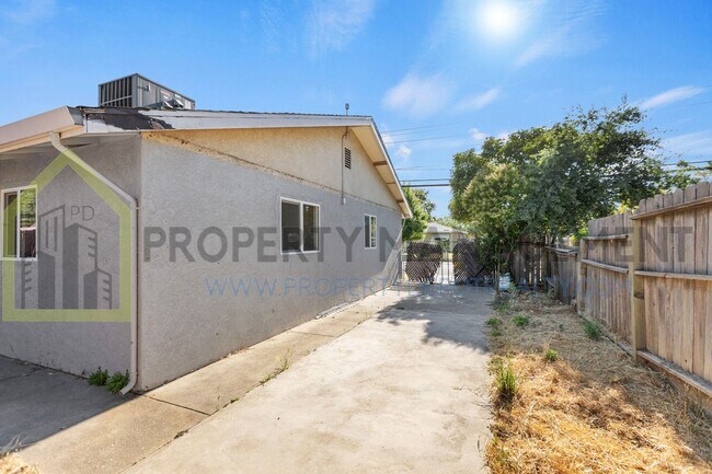 Building Photo - 73rd Street