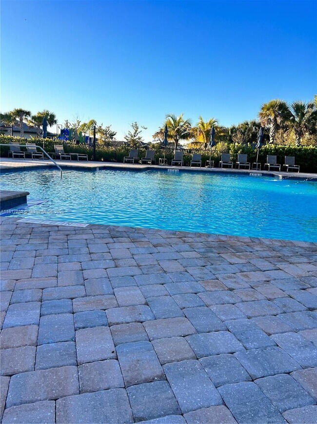 Building Photo - 4800 Crested Eagle Ln