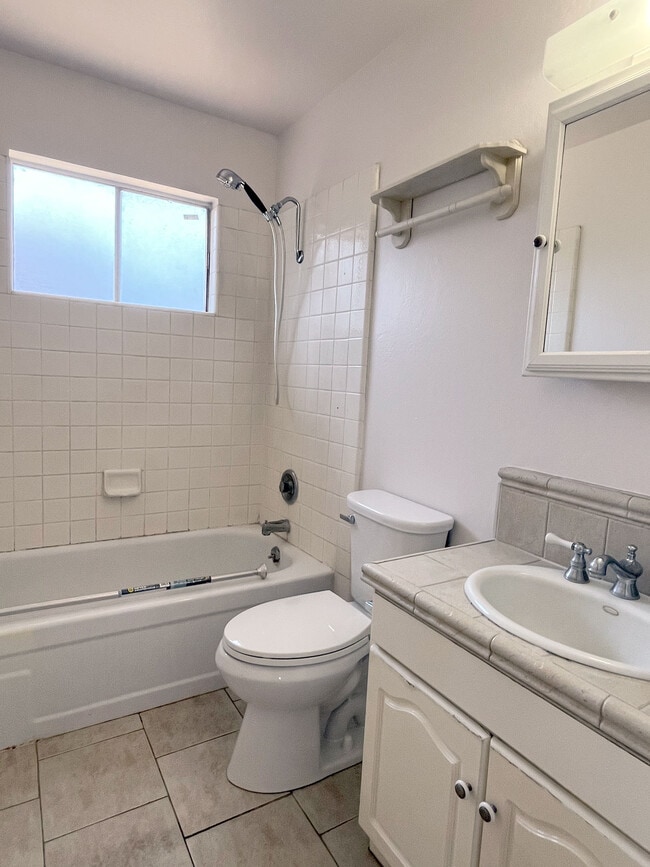 Building Photo - 302 Escalona Dr
