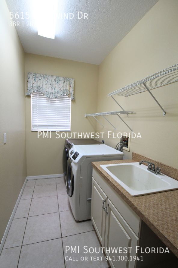 Building Photo - 5615 Eastwind Dr