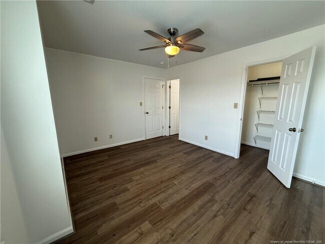 Building Photo - 259 Waterdown Dr