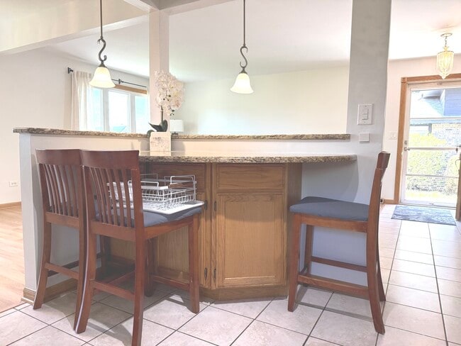 Building Photo - 6944 W 106th Pl