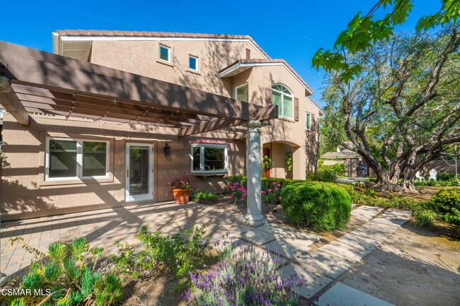 Building Photo - 3801 Mainsail Cir