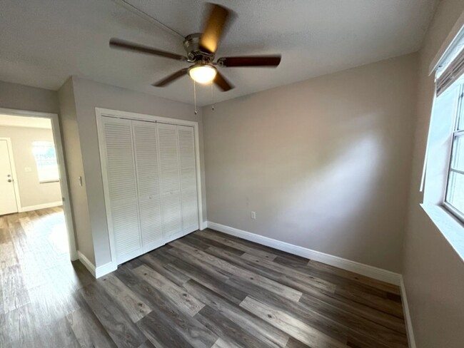 Building Photo - ANNUAL RENTAL - POINCIANA-2 BED / 1 BATH