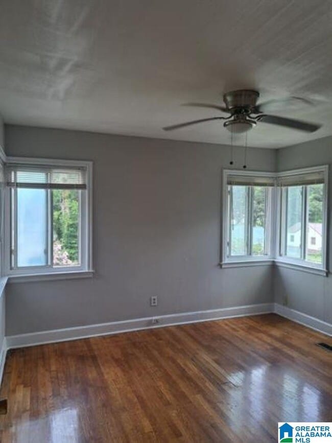 Building Photo - 813 46th St S