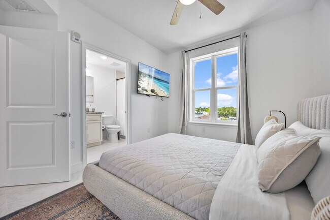 Building Photo - 605 Kemp St