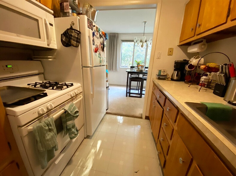 Building Photo - 10400 Rockville Pike