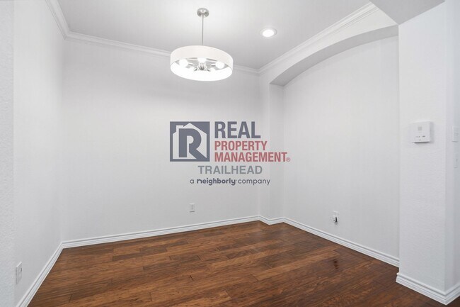 Building Photo - Gated Downtown Fort Worth Condo with Attached Garage