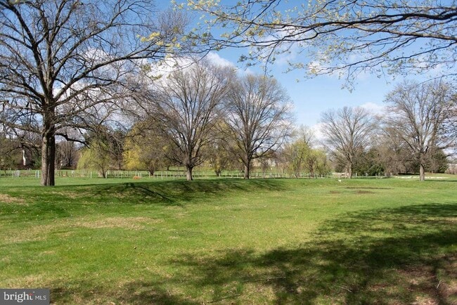 Building Photo - 609 Cambridge Ct