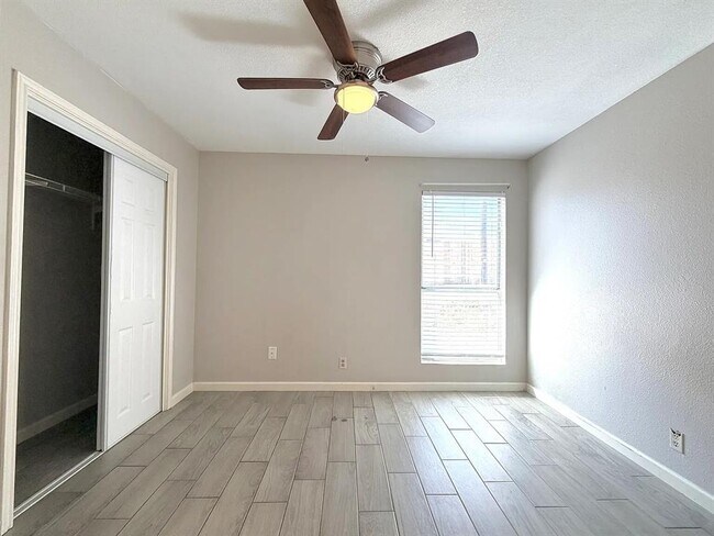 Building Photo - 209 E Noton St