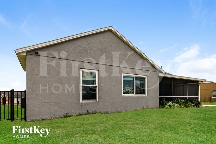 Building Photo - 205 Thornbush Pkwy