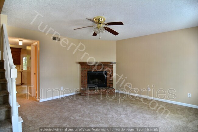 Building Photo - 121 Manorwood Ct