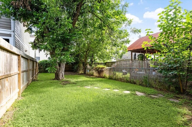 Building Photo - Heights Home for Rent! Move-in Ready