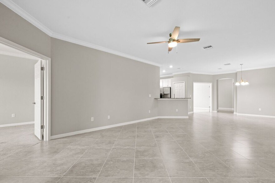 Building Photo - 10328 Prato Dr