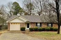 Building Photo - Maumelle Home
