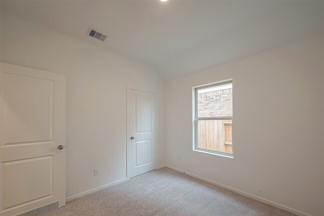 Building Photo - 27235 Henley Rdg Dr